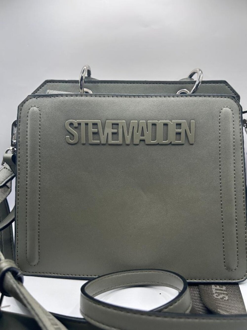 Olive Steve Madden Bevelyn Crossbody bag with Airpod Pouch - Picture 3 of 5